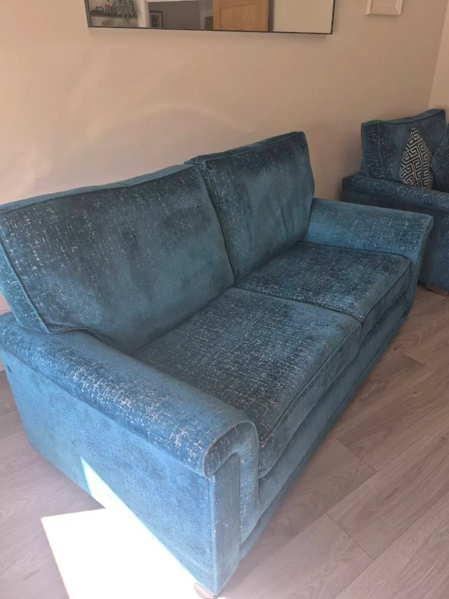 Beautiful 1 Seater & 3 Seater Couch - Image 3