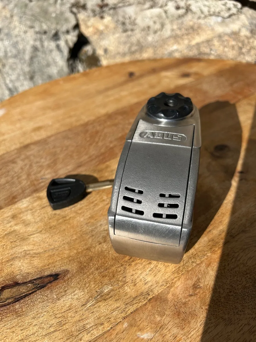 Abus Break Disc Lock Granit Detecto XPlus 8008 - Image 1