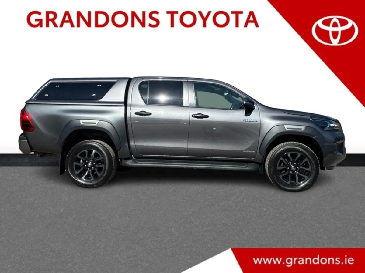 Toyota Hilux 2.8 INVINCIBLE AUTO - TOTAL PRICE - G - Image 3