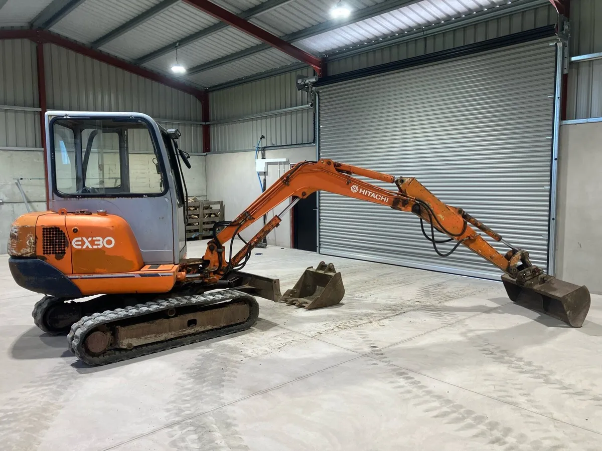 Hitachi EX30 digger - Image 4