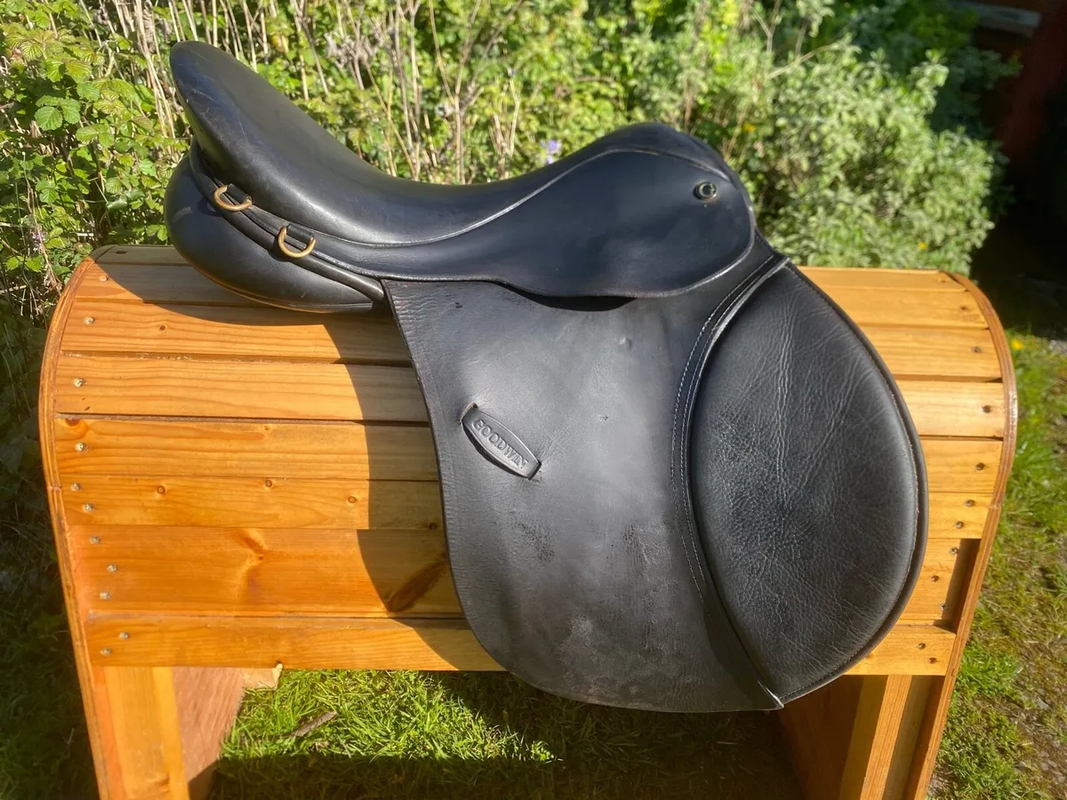17” WIDE Goodwins black Leather saddle - Image 2