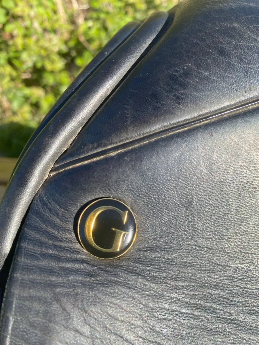 17” WIDE Goodwins black Leather saddle - Image 4