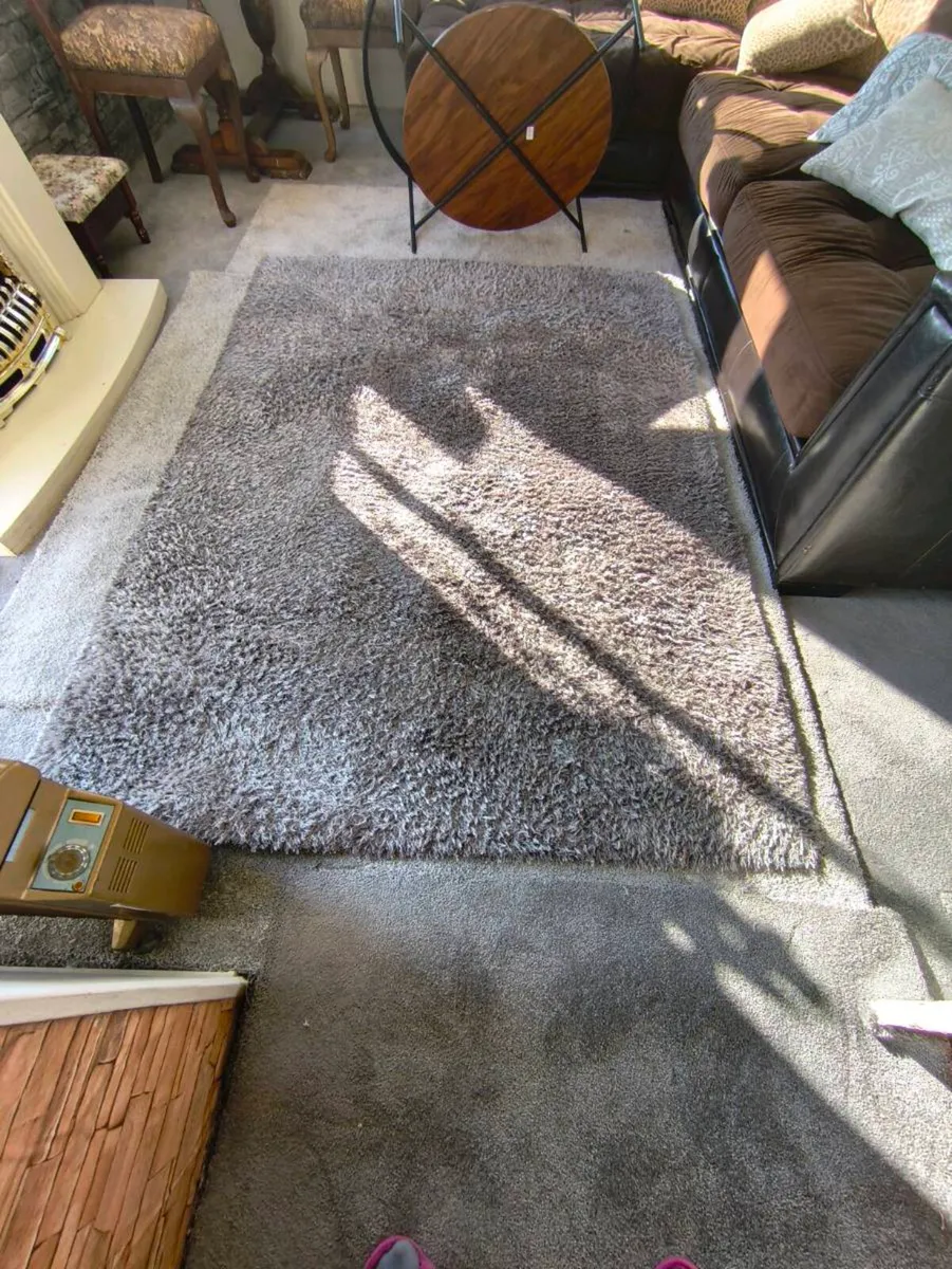 Beautiful like new gray shaggy rug.45 bargain - Image 1