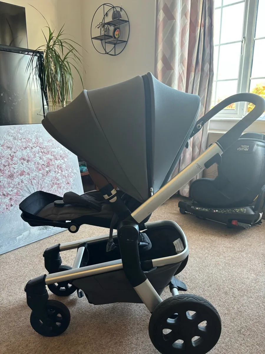 Joolz hub stroller - Image 1