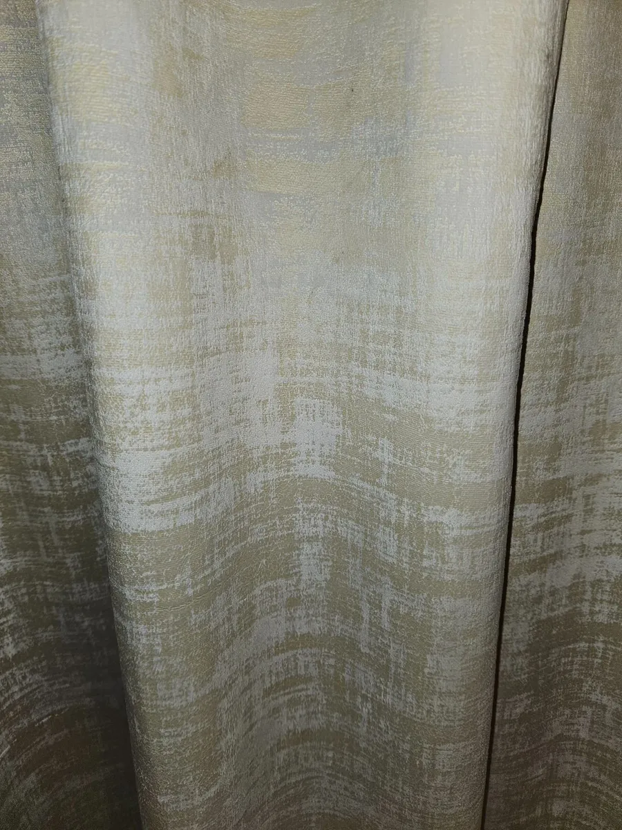 Curtains - Image 4