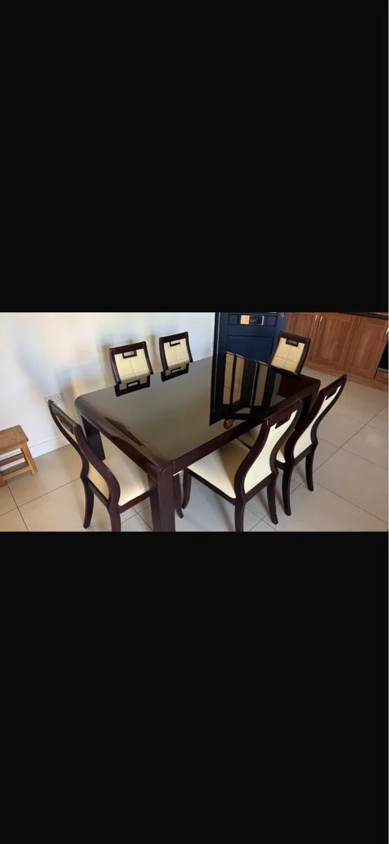 Kitchen table - Image 1