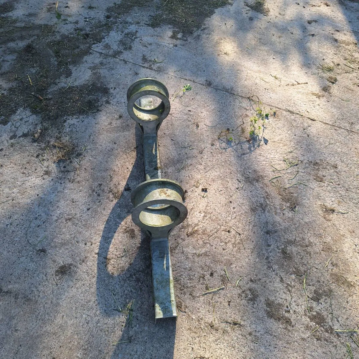 Forcing pen centre post and gate bracket - Image 2