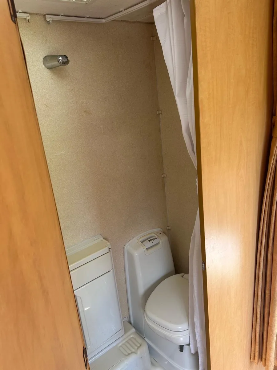 Caravan. - Image 4
