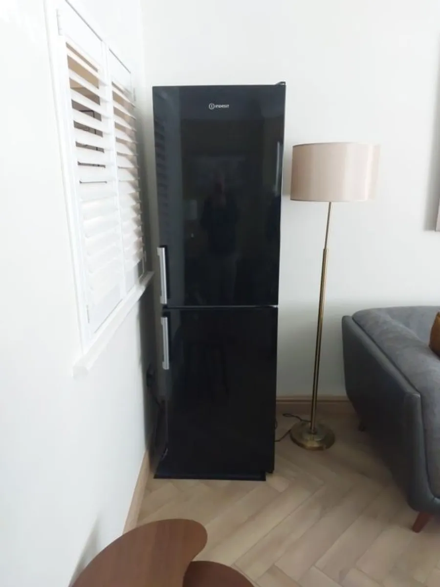 Fridge freezer - Image 2