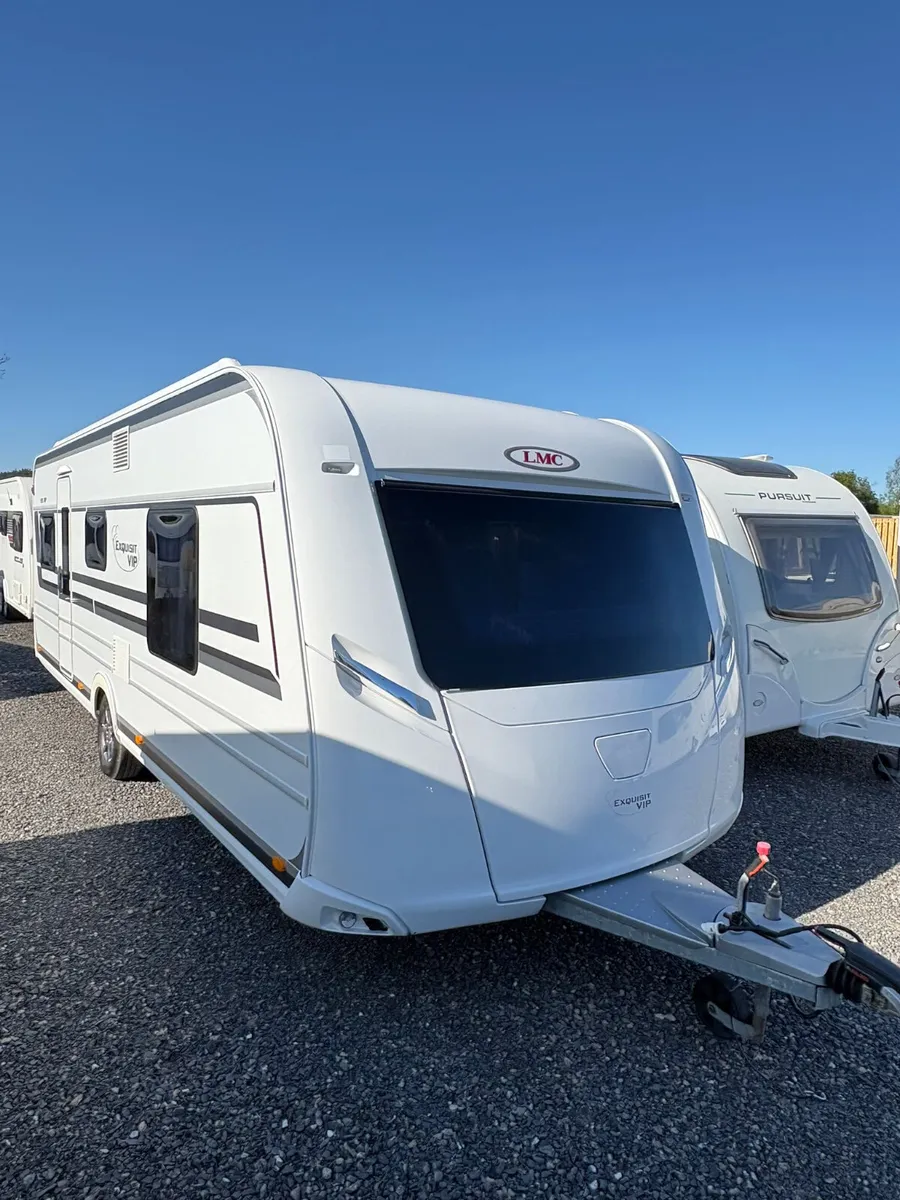 LMC 595 VIP 4 berth fixed island bed Caravan - Image 1