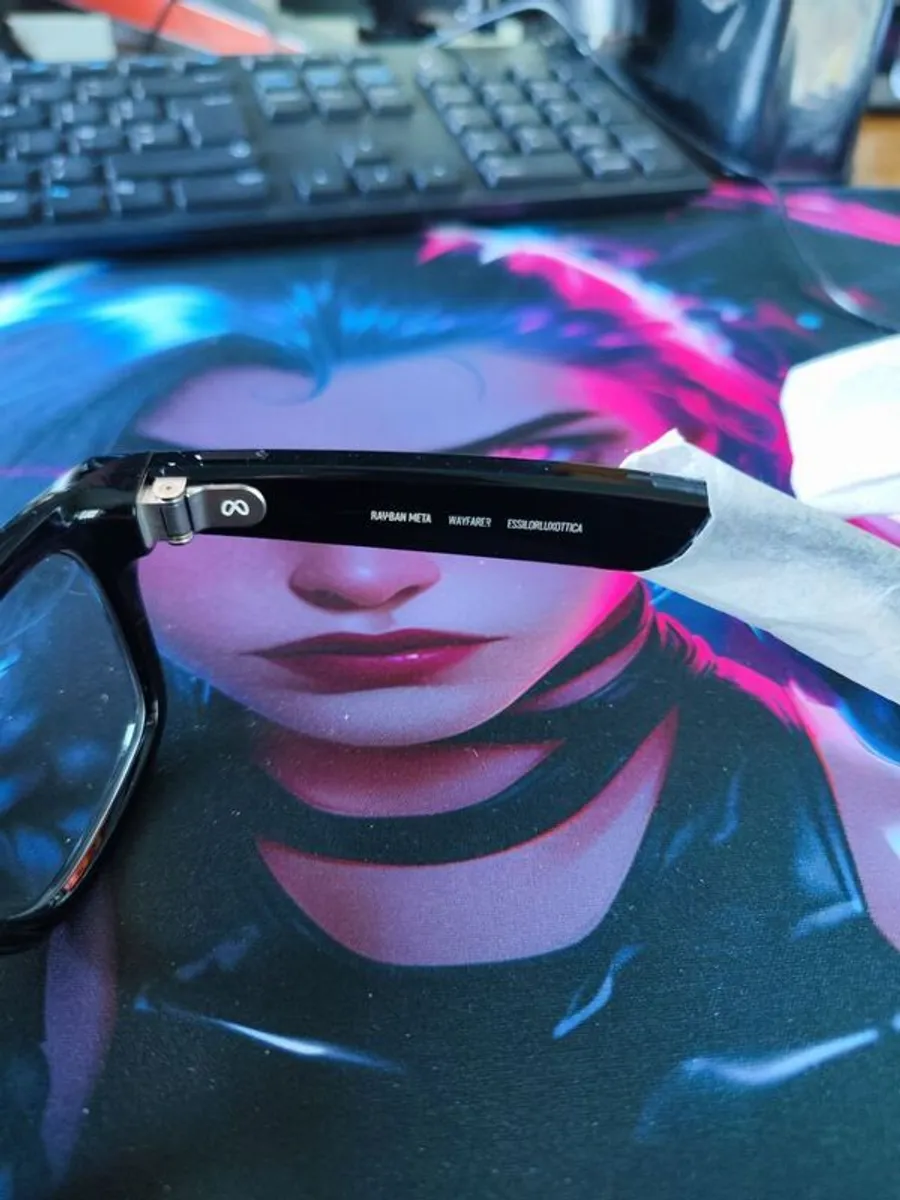 Ray-Ban Meta Smart Glasses Photochromic Lenses + Original Green Lenses Excellent Condition - Image 1