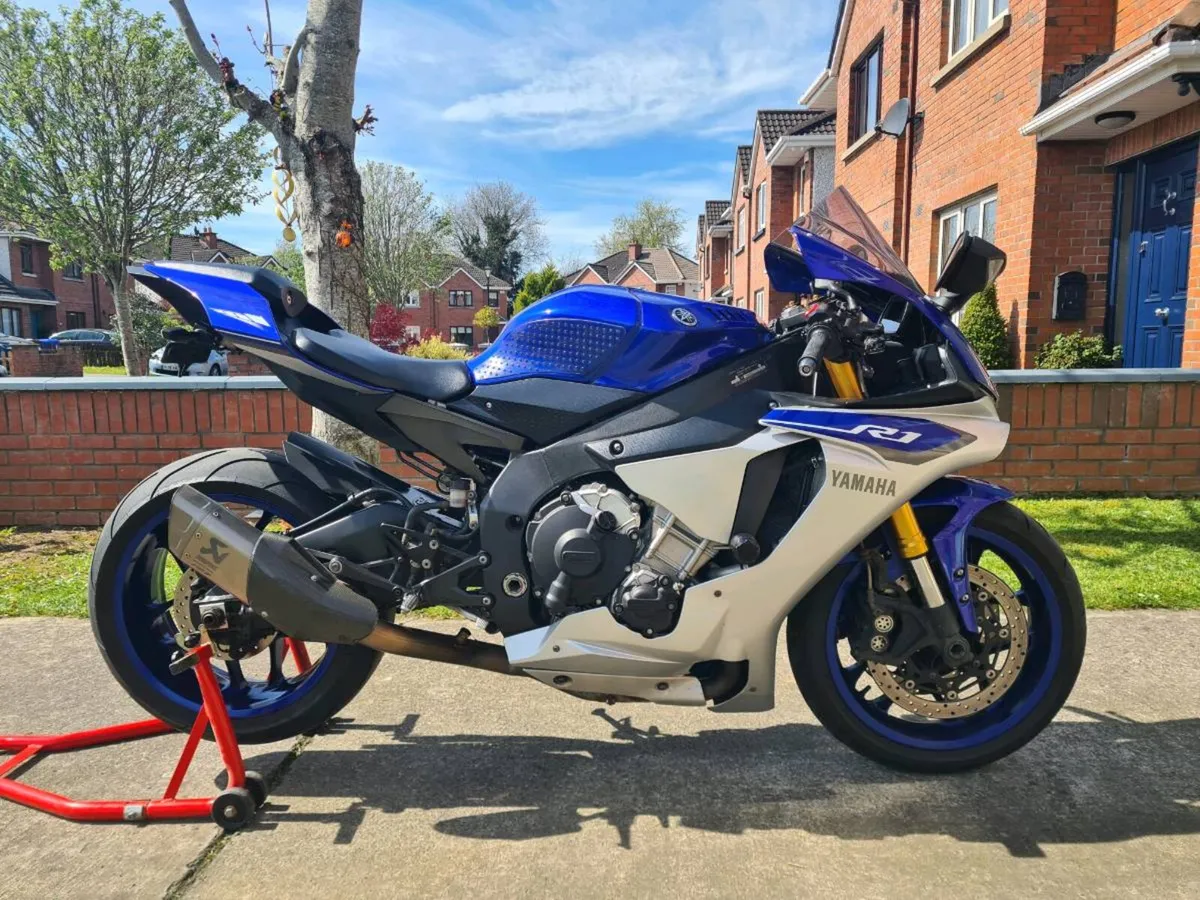 yamaha R1 - Image 1