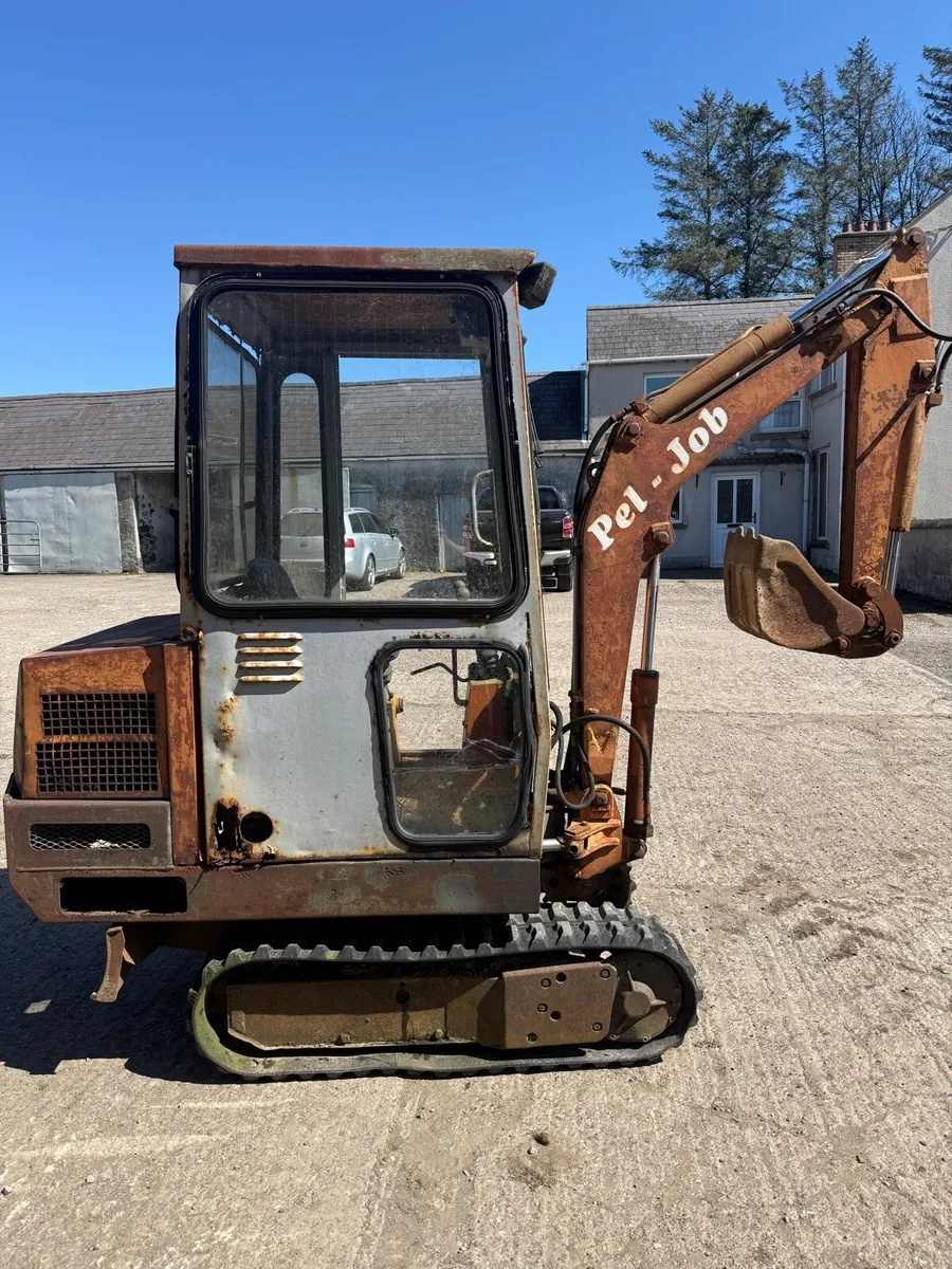 Peljob 1.5ton Mini digger - Image 4