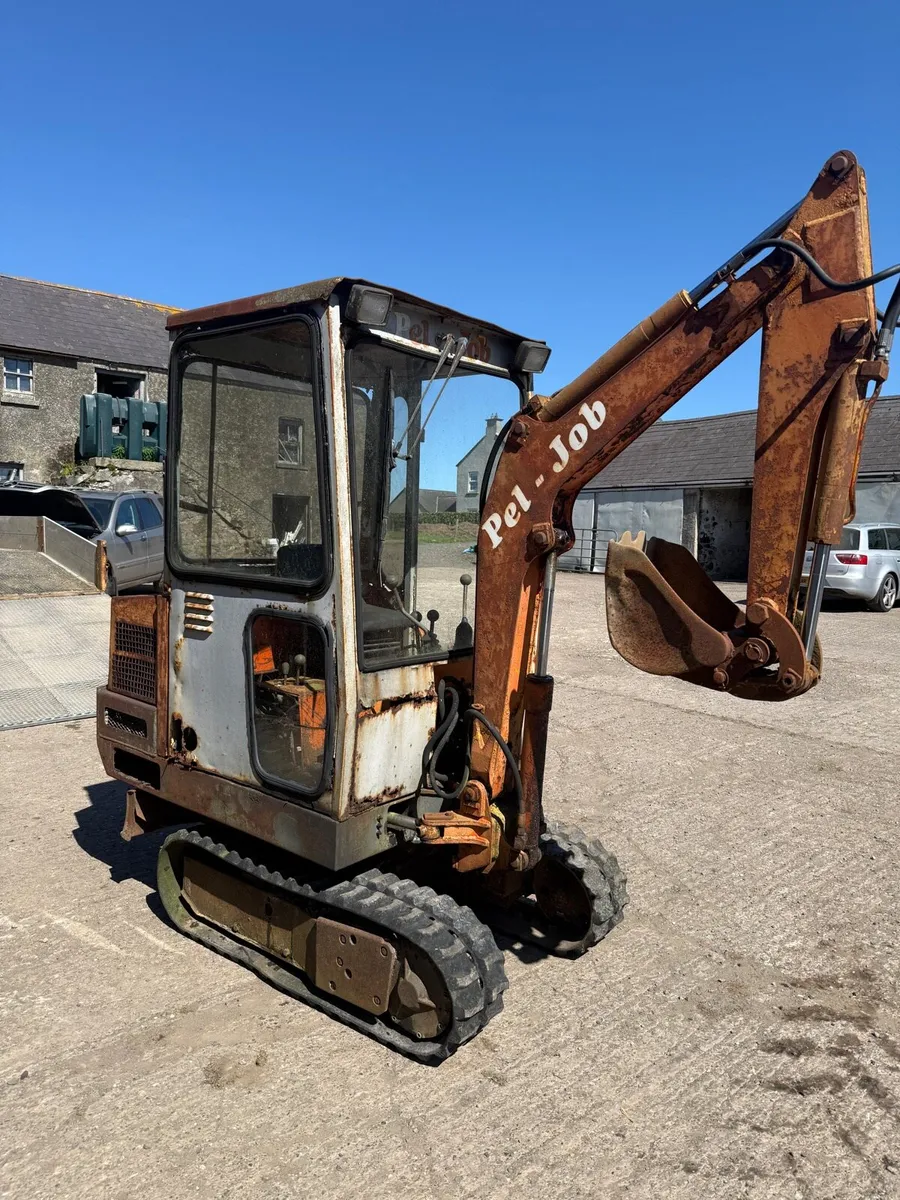 Peljob 1.5ton Mini digger - Image 1