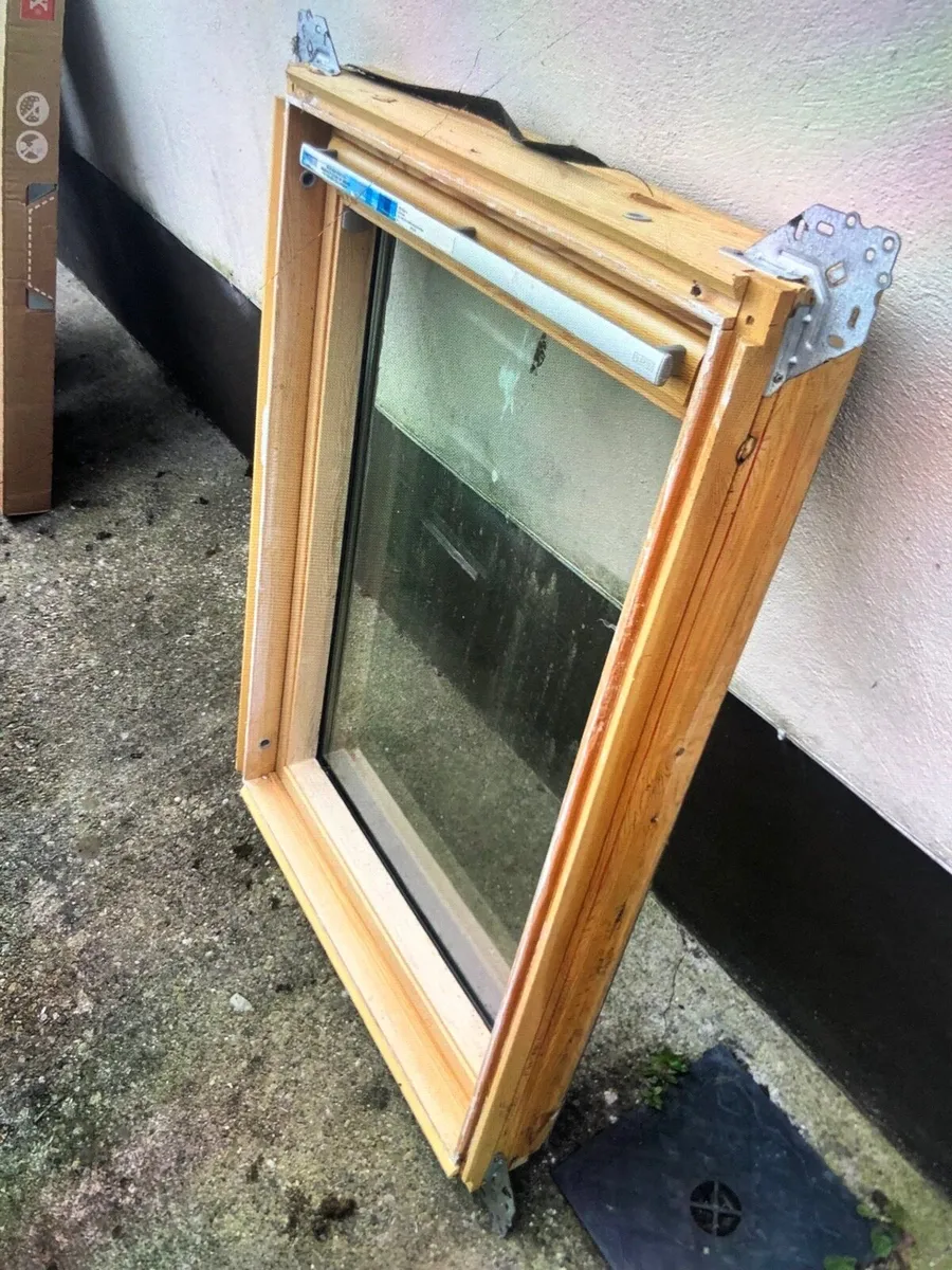 Velux windows 4 in total with tile flashing - Image 1