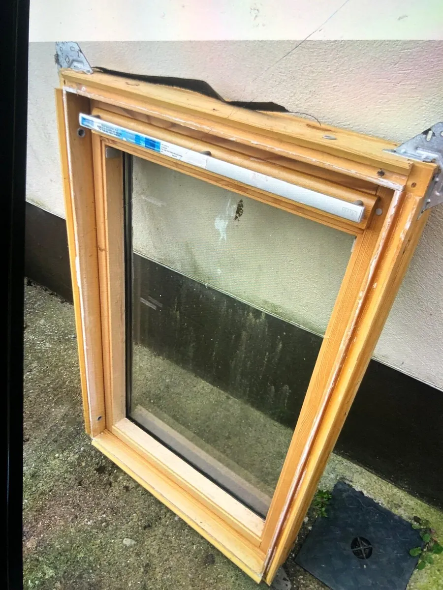 Velux windows 4 in total with tile flashing - Image 4