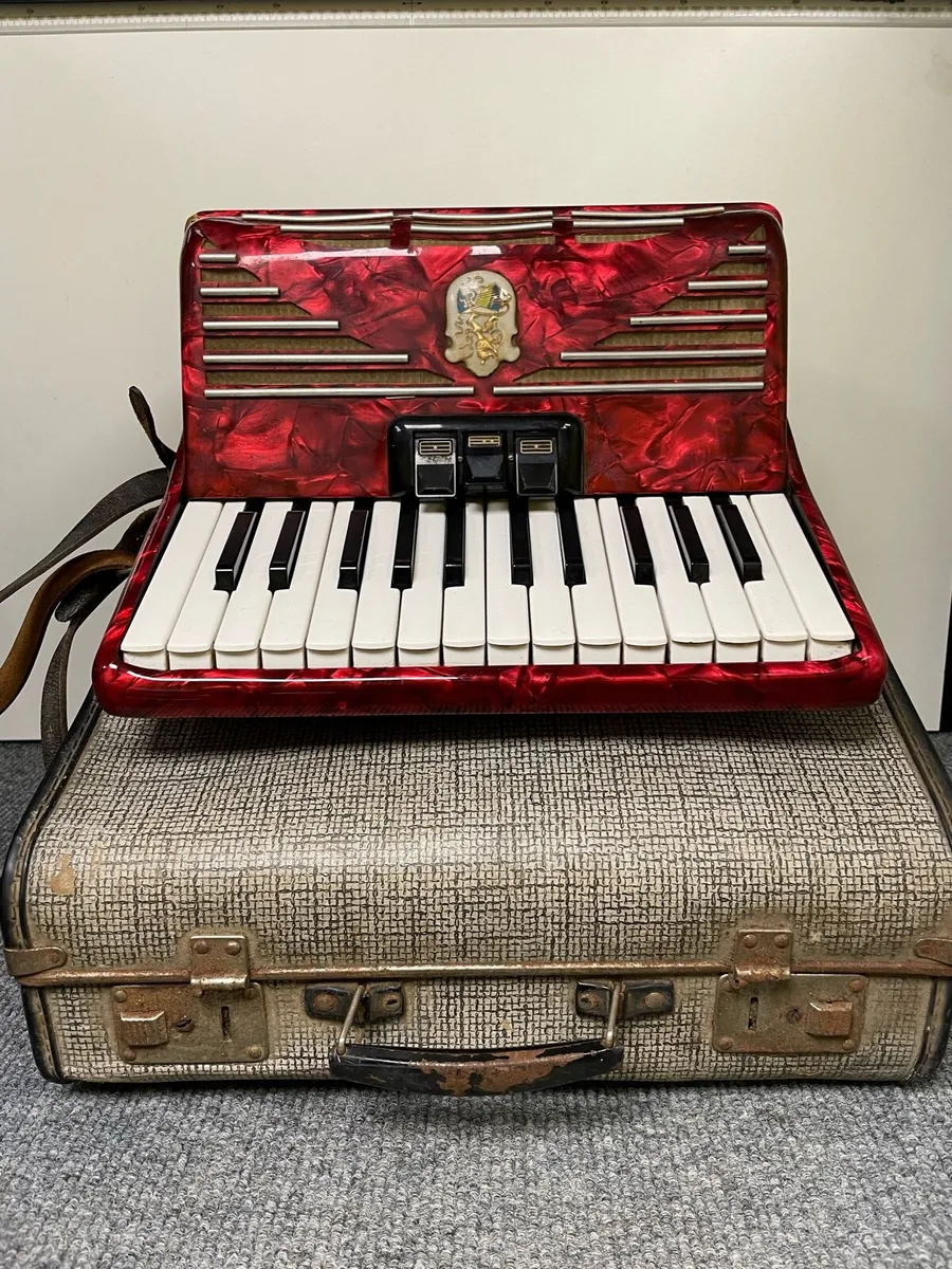 Martini 48 bass piano accordion - Image 2