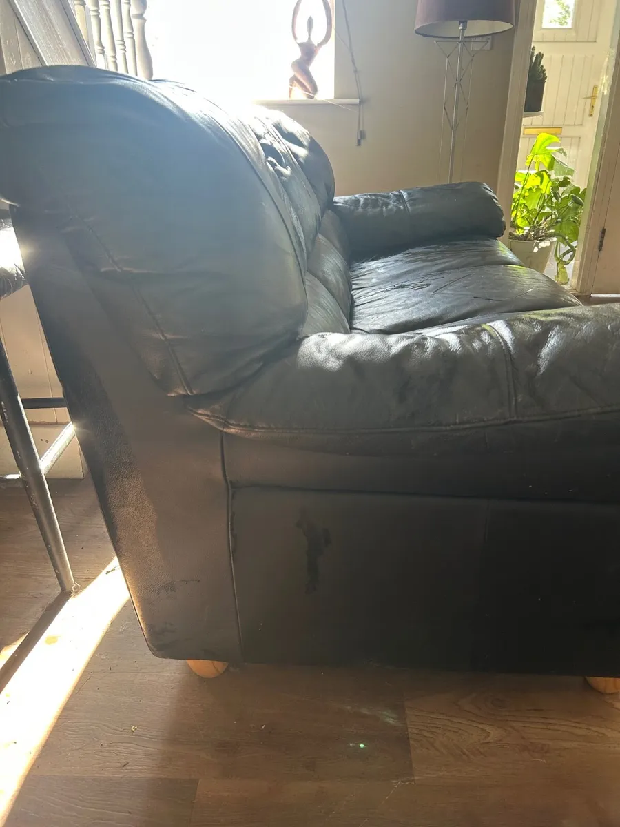 Black leather couch - Image 1