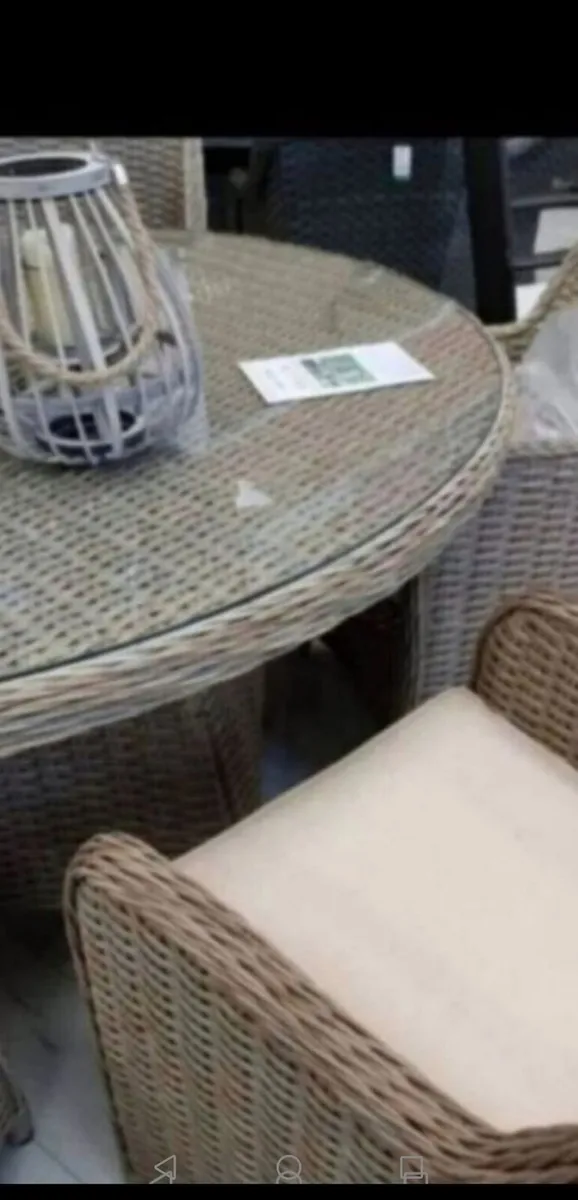"*CLEARANCE**Brand New 4 Seater Basket Rattan Set - Image 4