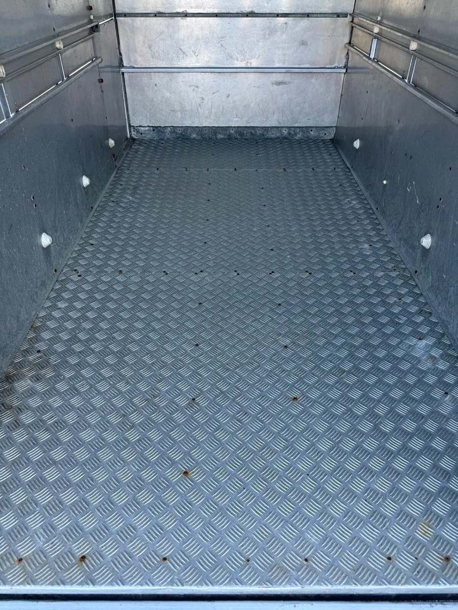 10x5 cattle sheep trailer - Image 4