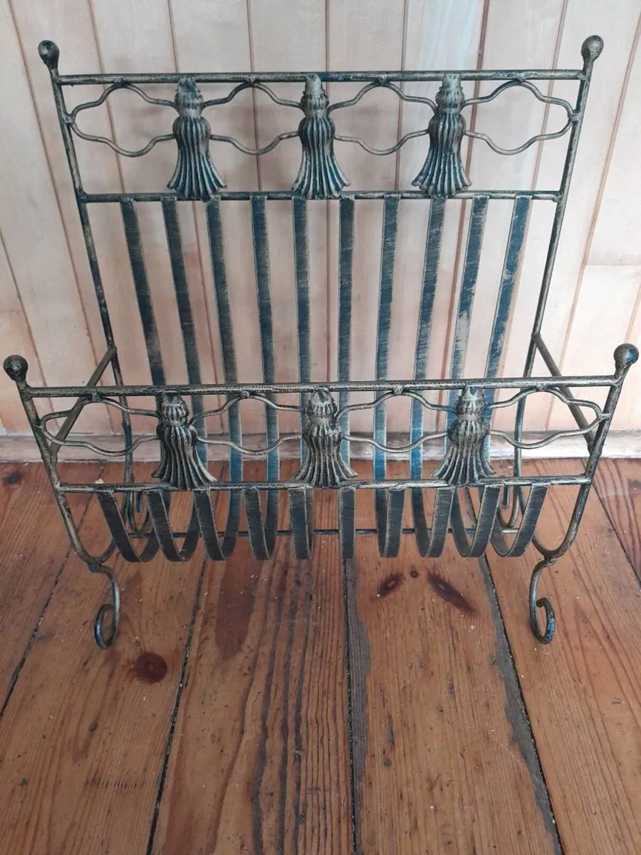 Magazine rack - Image 1