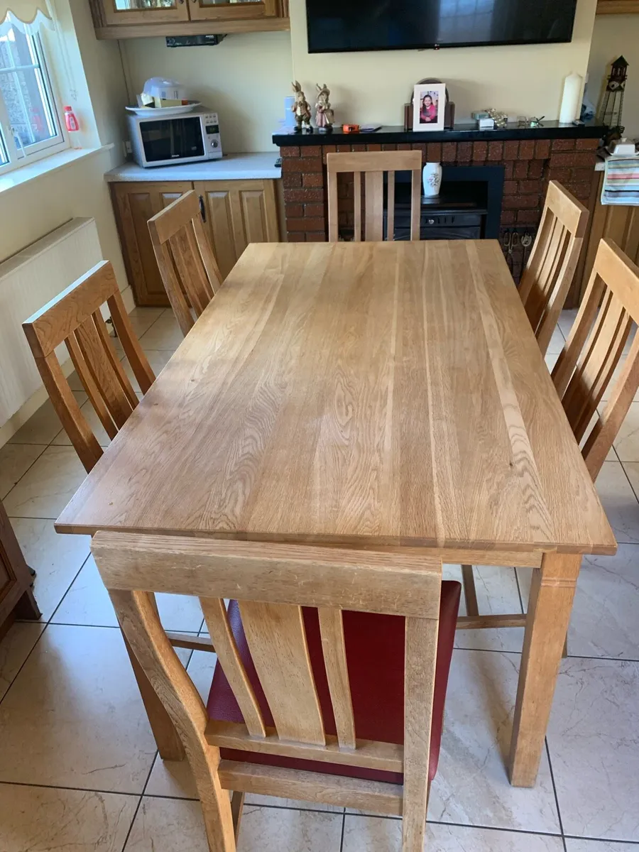 Solid oak dining room table - Image 2