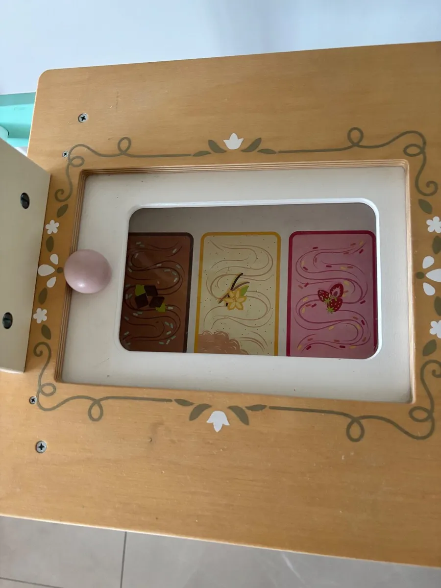 Wooden Sweet Cart - Image 3