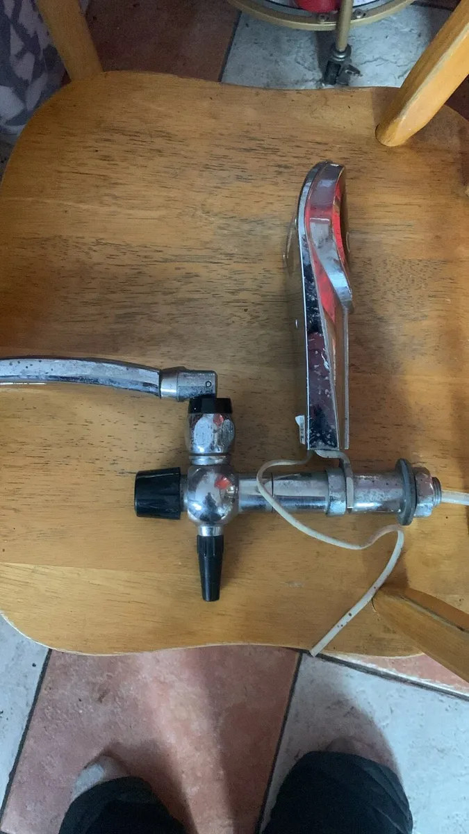 Carling pup tap - Image 2