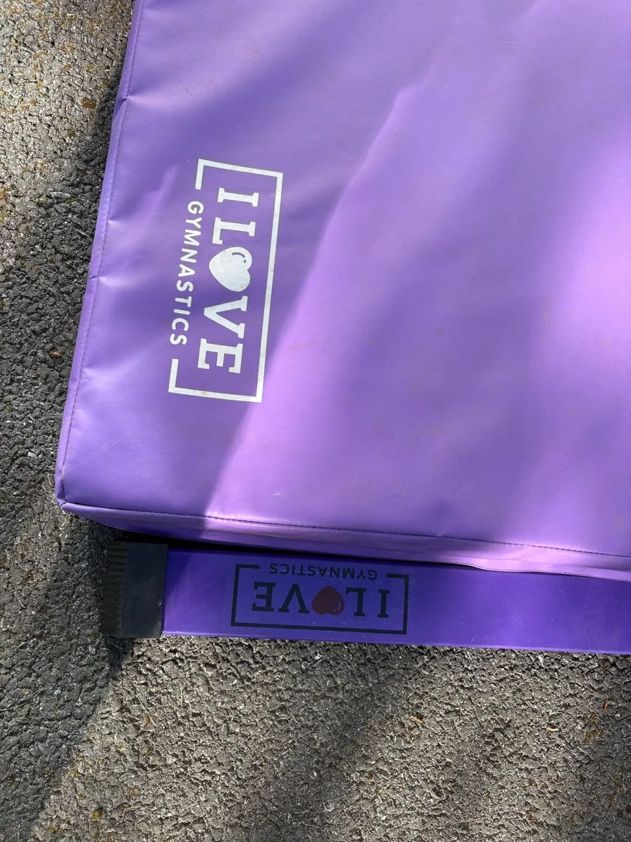 Gymnastics bars and mat - Image 3