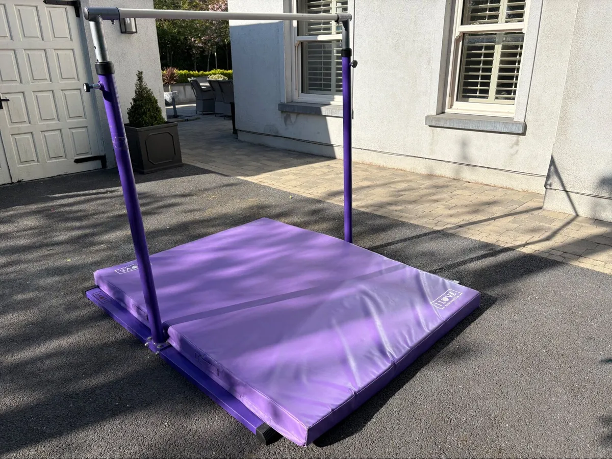 Gymnastics bars and mat - Image 4