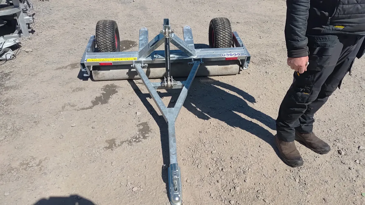 Weed licker  SHERMAN 5 ft 6 - Image 1