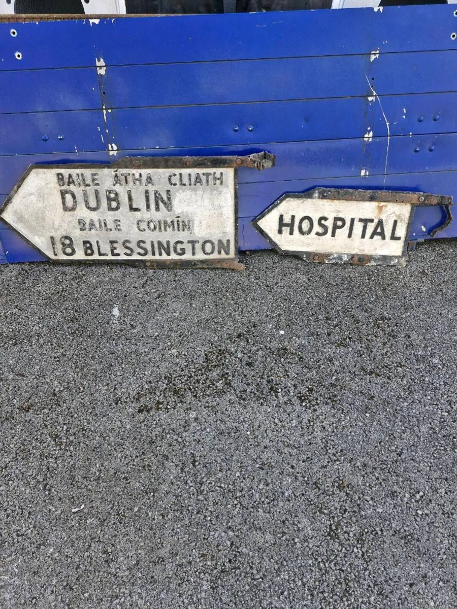 Two collectable road signs