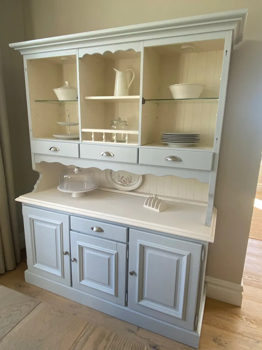 Kitchen Dresser with lights - Image 3