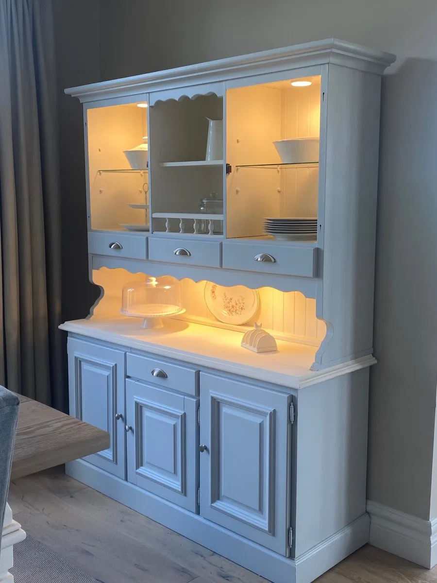 Kitchen Dresser with lights - Image 4