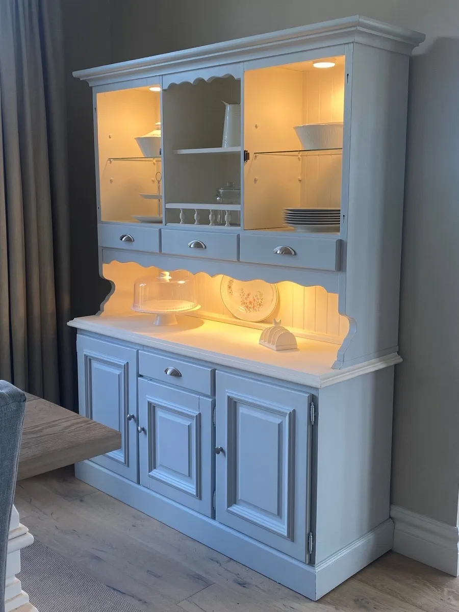 Kitchen Dresser with lights - Image 2