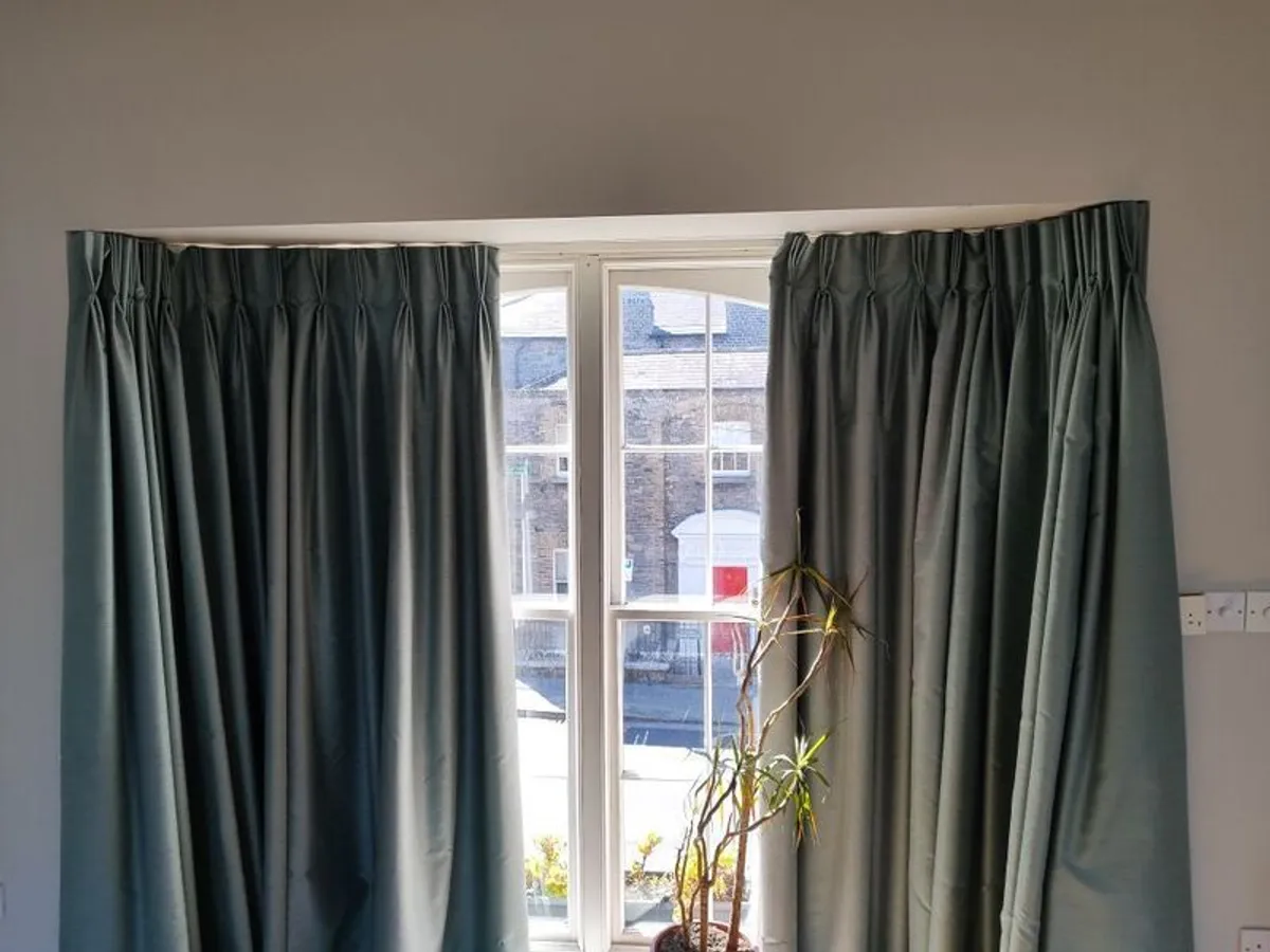6 Pairs of Curtains & Rails - Image 4