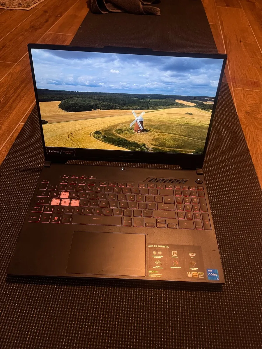 ASUS TUF F15 gaming laptop - Image 2