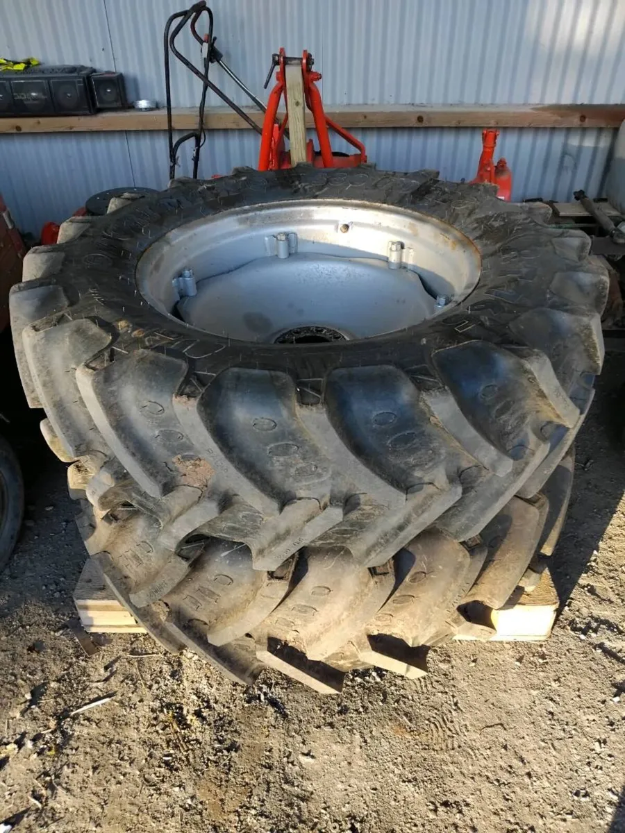 Wheels and tyres - Image 1