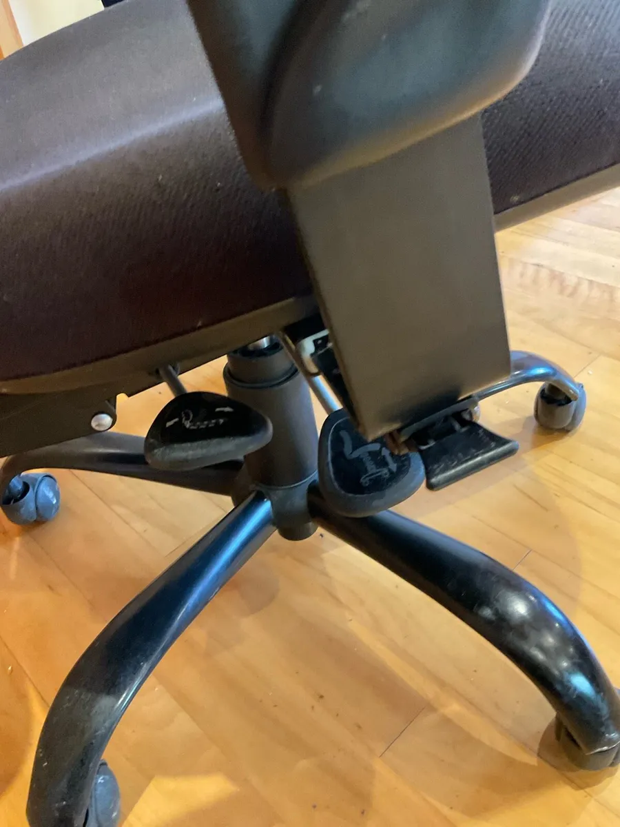 Office chair - Image 2