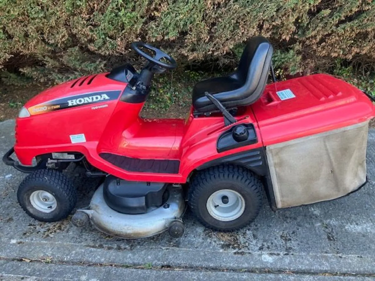 Honda Ride-on 2620 Hydrostatic 48 inch cut - Image 1
