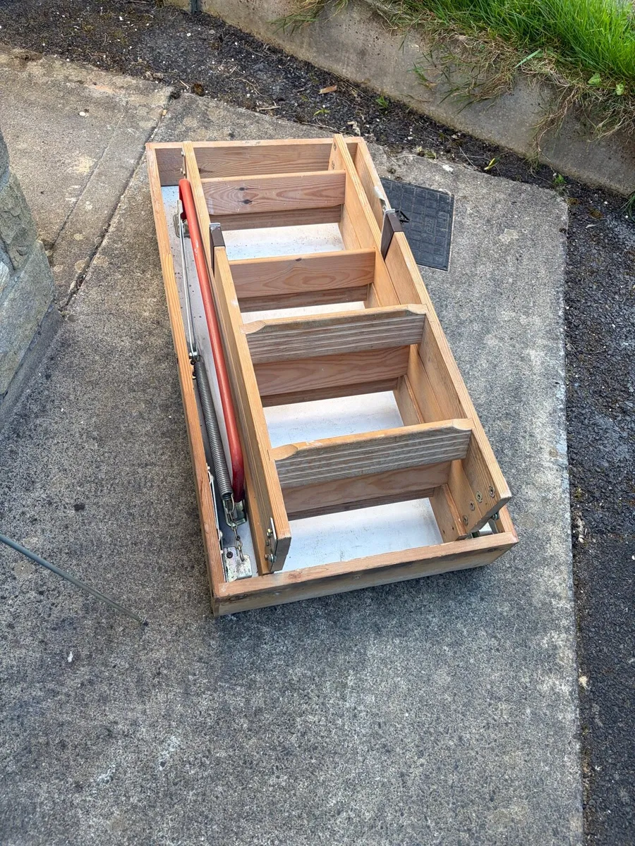 Attic stairs - Image 2