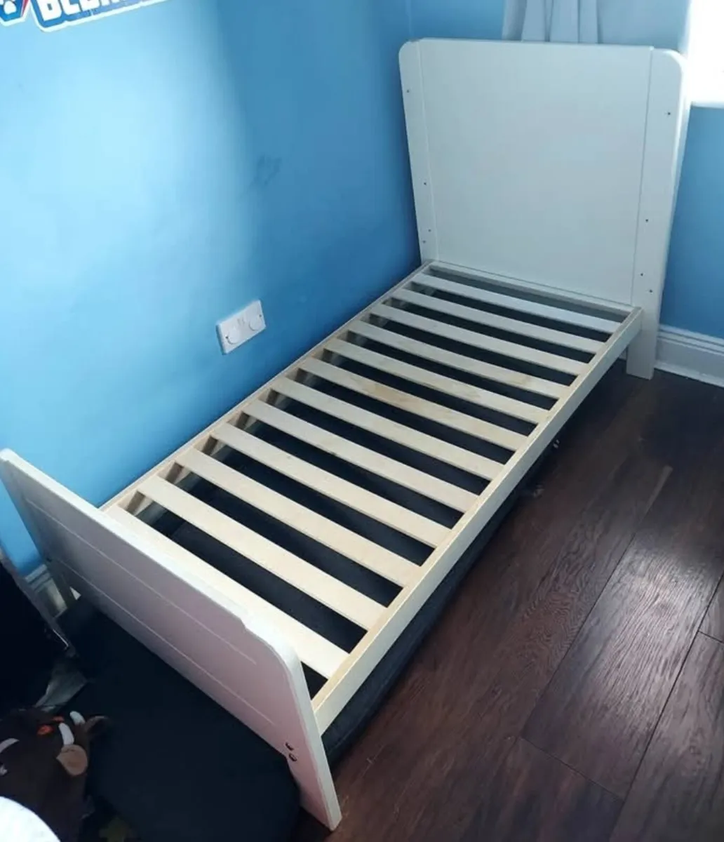 Toddler bed for sale, perfect condition €60
