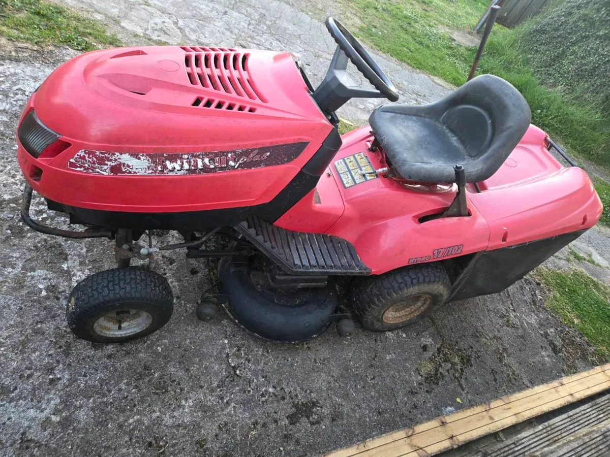 Castlegarden ride-on lawnmower - Image 2