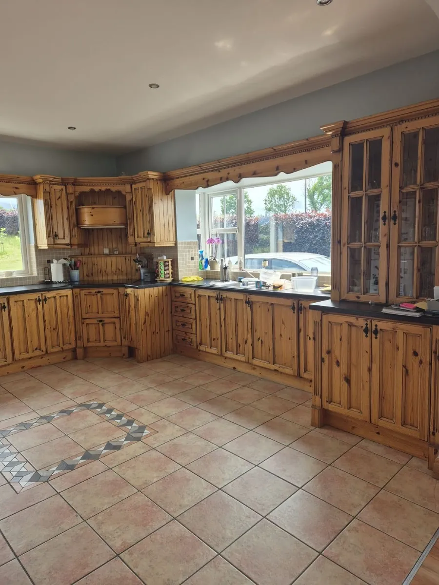 Pine Kitchen - Image 1