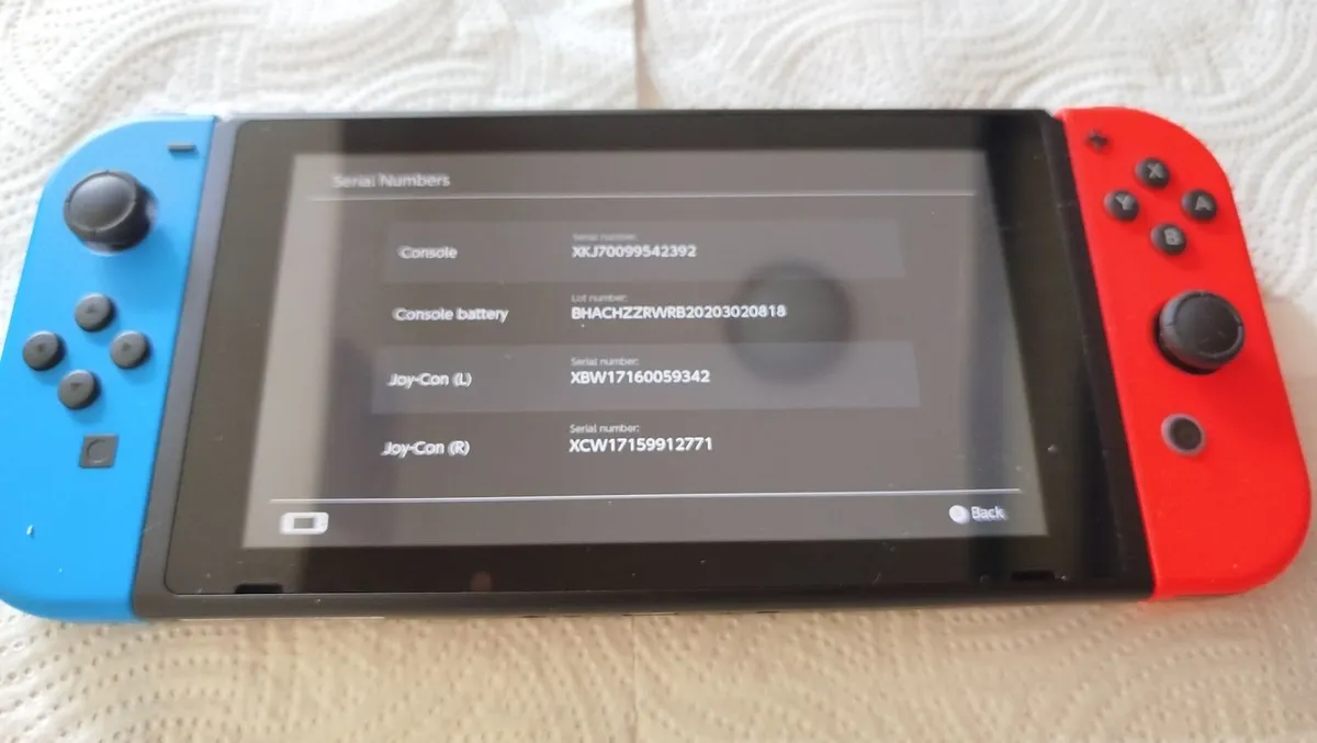 Nintendo Switch V2 hac-001-01 + Kirby controller - Image 1