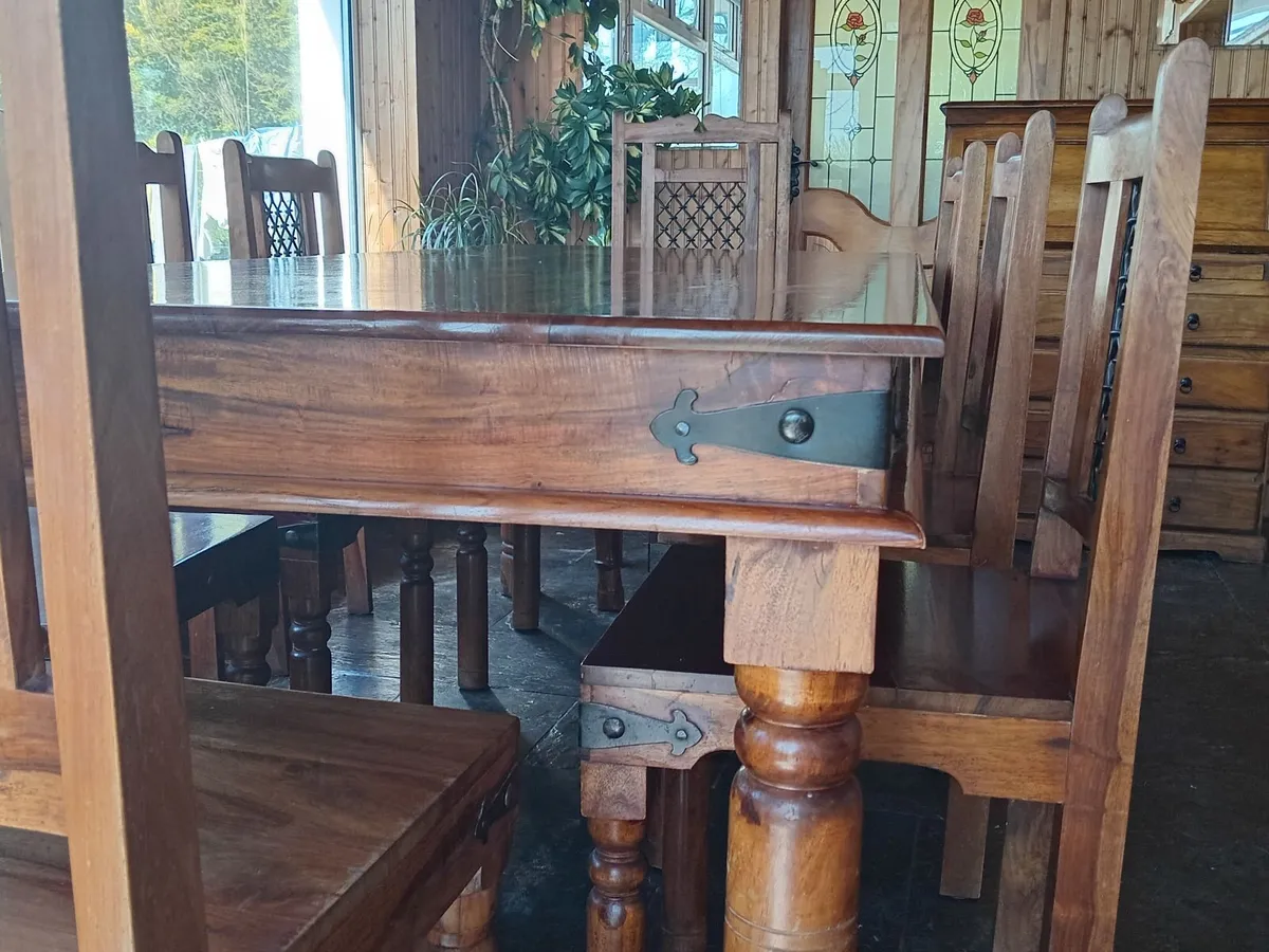 Dinning Table  & Screen - Image 3