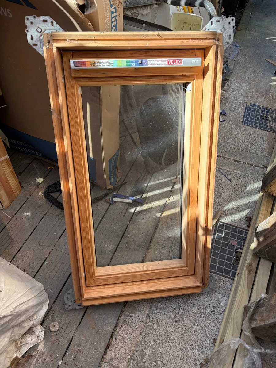 Velux 550 x 980 - Image 1