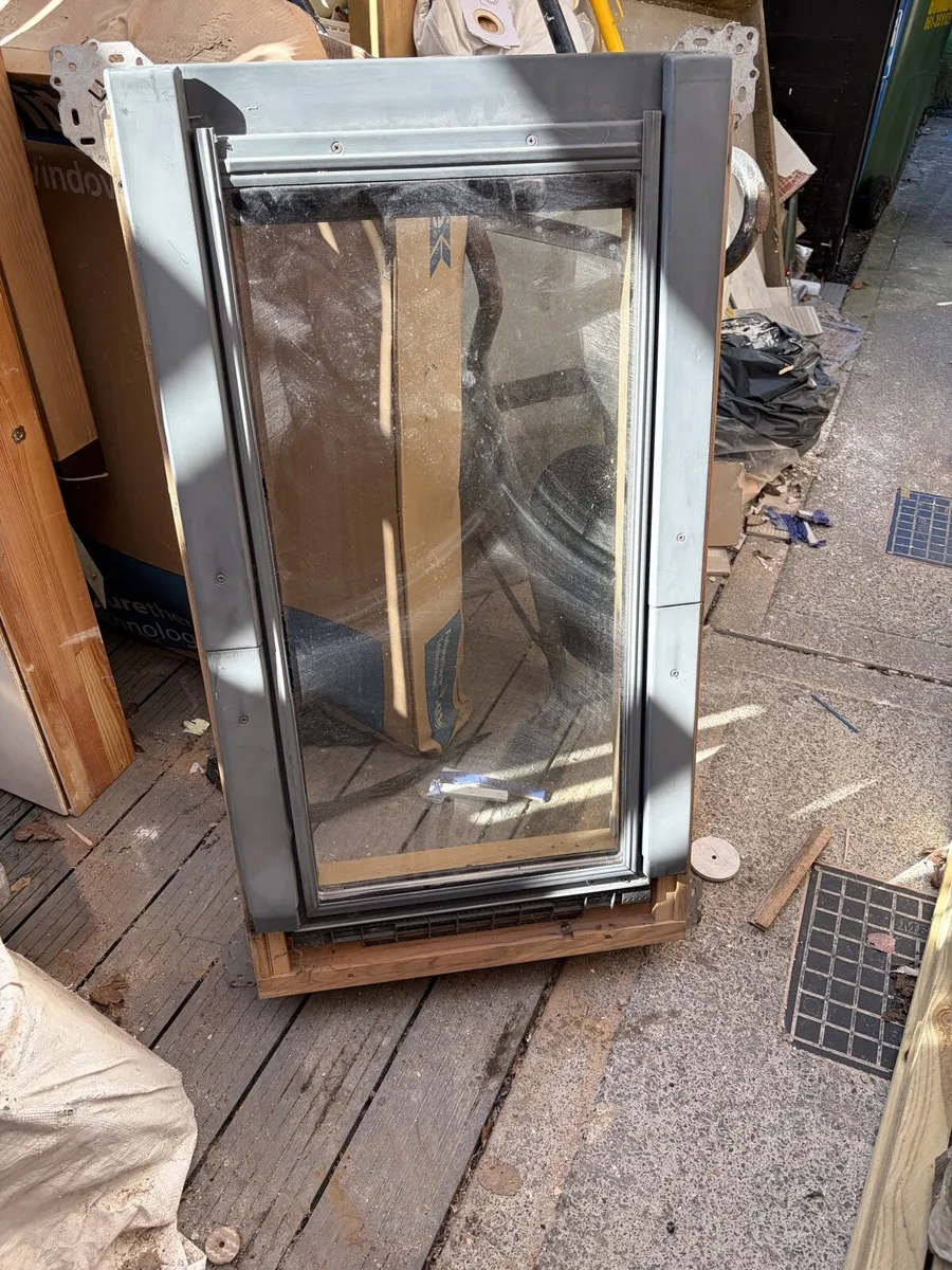 Velux 550 x 980 - Image 2