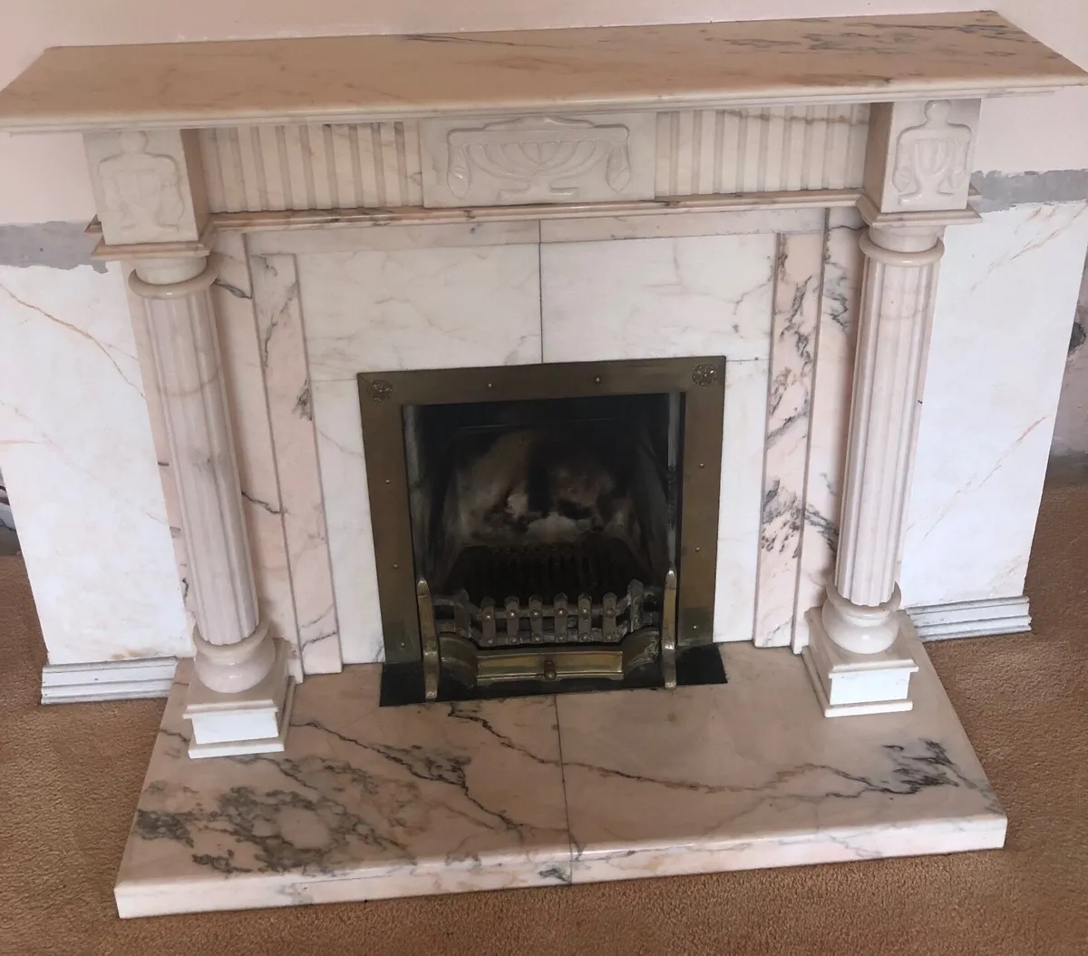 Marble mantle piece - Image 1
