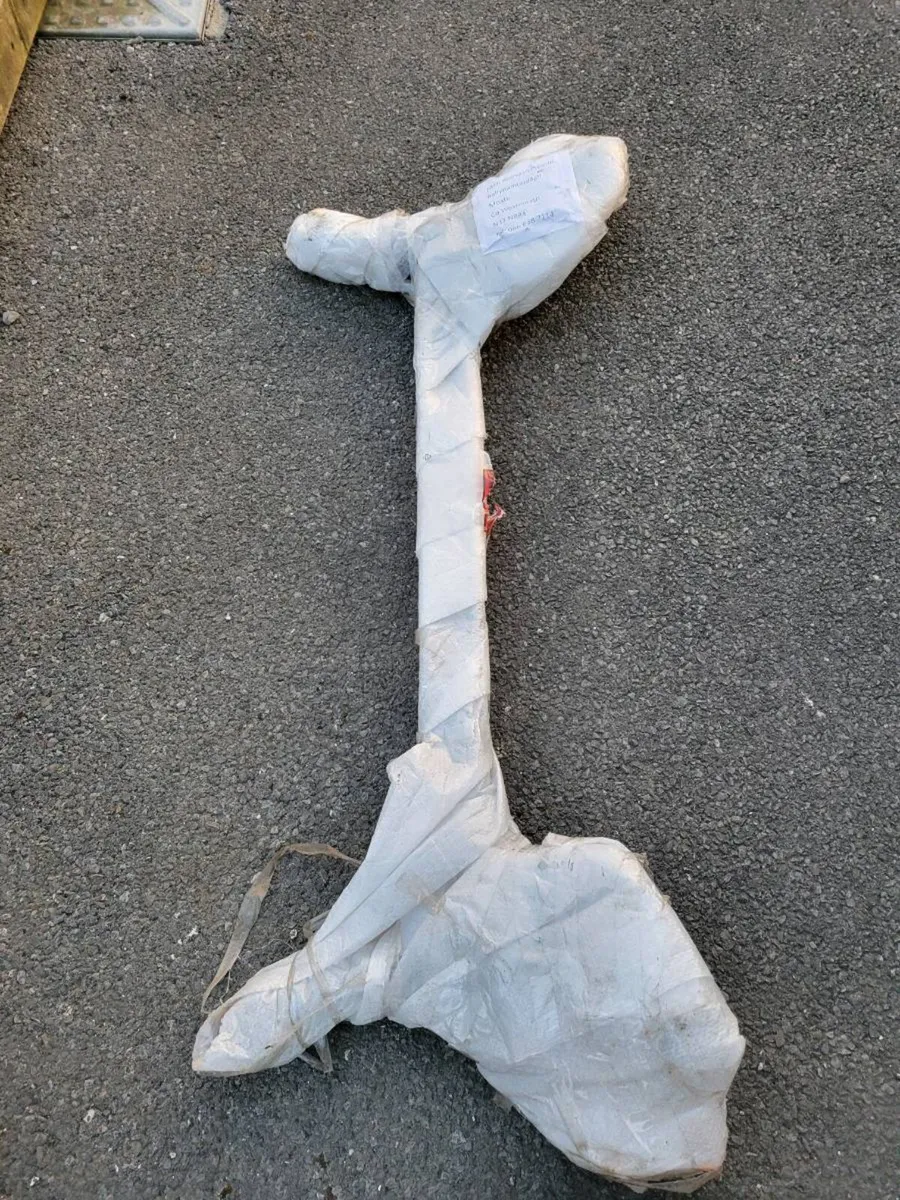 Back Axel - 06 Toyota Yaris - Image 2